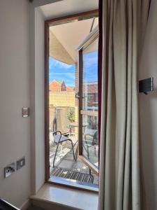 Cozy En-suite double room near train station