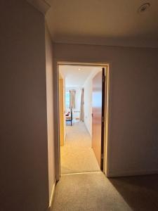 Cozy En-suite double room near train station