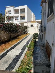 Spacious & Peaceful 2 Bedroom Apartment 200m from Beach Monastir