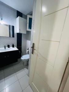 Spacious & Peaceful 2 Bedroom Apartment 200m from Beach Monastir