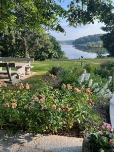Maisons de vacances Maison de campagne proche d-un lac : Maison 4 Chambres