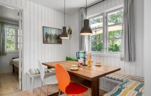 4 Bedroom Lovely Home In Mern