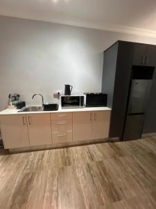 Spacious Bachelor Die Boord