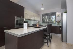 Villa Anavil - Boutique Coastal Retreat in Varkiza