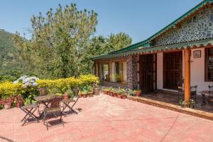 Bhimtal Lake View 2BHK w Pool Cottage View-Topia