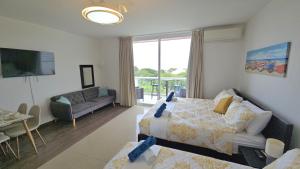 Estudio Espacioso con Vista al Mar