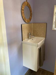 Maisons de vacances Les Elles du Moulin Avec Piscine : photos des chambres