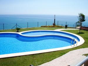 LUJOSO ATICO-DUPLEX FRENTE AL MAR