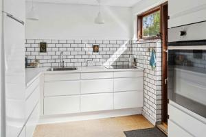 Cozy Cottage Near Beach And Nature