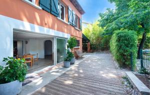Maisons de vacances Lovely Home In Pertuis : photos des chambres