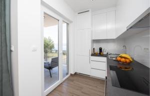 2 Bedroom Stunning Apartment In Stanici 