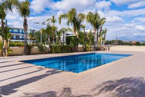 2BR Apartment with Amazing View and Pool in Kiti