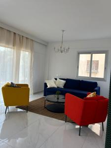 Modern 3BR Family Apartment in Quiet Drosia with Balcony