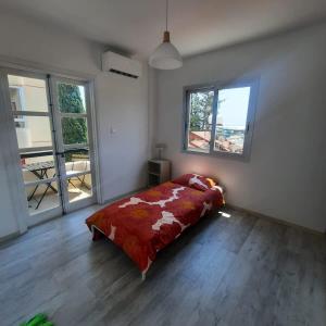 Modern 3BR Family Apartment in Quiet Drosia with Balcony