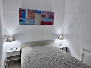 SUNNY 2, Two-bedroom house with parking