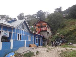 Sangti Valley Ngoedrup Wooden Cottage