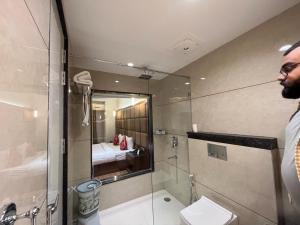 Hotel The Crystal Park