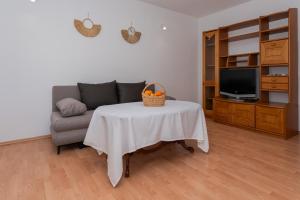 Apartment Maja with 2 berdooms, Kaštel Lukšić