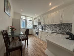 Осокорки, Позняки River Mall