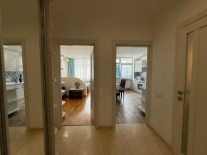 Осокорки, Позняки River Mall