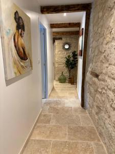 Maisons de vacances At Stephanie and Damien-s, Charming stone and pool : photos des chambres
