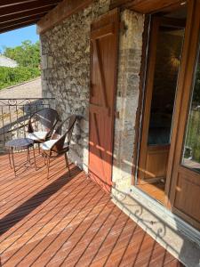 Maisons de vacances At Stephanie and Damien-s, Charming stone and pool : photos des chambres