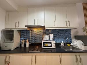 Sea Residences Affordable Staycation Near MOA - by Rose