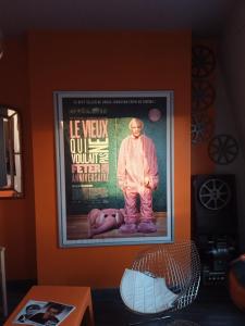 L'appt du vieux qui ne voulait pas fêter son anniversaire - 3hvězdičkové hotely ve městě Sedan