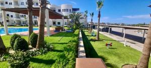Superbe Appartement Colina Smir, vue Piscine, bord de mer, plage de Kabila