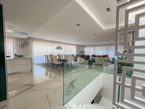 Villa Horizons, Vue Mer & Détente Chic à Super Cannes