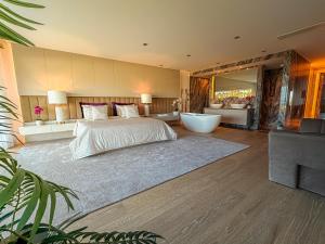 Villa Horizons, Vue Mer & Détente Chic à Super Cannes