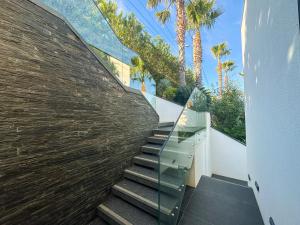 Villas Villa Horizons, Vue Mer & Detente Chic a Super Cannes : photos des chambres