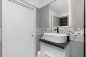 Elegant Junior Home Milano AC & Fast Wi-Fi