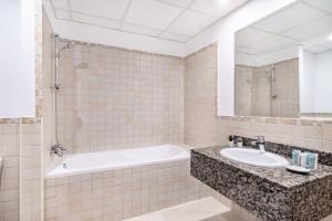 MiamiDXB Full Sea View -2Bd apartment