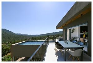 Villas Villa neuve perchee - Vue splendide : photos des chambres