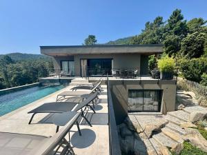 Villas Villa neuve perchee - Vue splendide : photos des chambres
