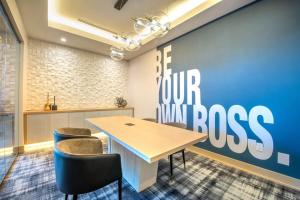 SkyPool-Roof Lounge-Free Parking-Gym-Loft-Theatre