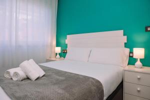 Acogedora y cálida en el centro by CABANA Rentals