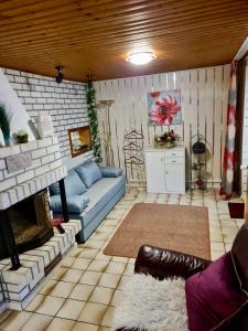 Ferienwohnung mit Wintergarten, Terrasse und Parkplatz