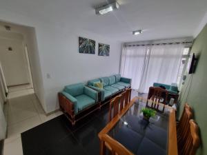 Apartamento amplo uma quadra da praia das Astúrias - Guarujá!