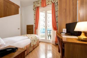 Single Room with Partial Sea View room in Hotel Cavalieri Palace
