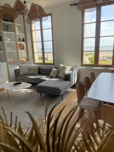 Villas Beachfront villa renovated in 2025 : Villa