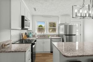 Dunecrest Cottage - Beach Nearby