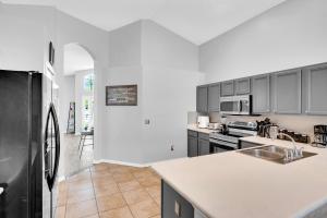 South Facing Pool with Spa and a Game Room in Prime Location Near Disney