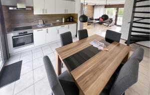 Amazing Home In Lemmer With Wifi