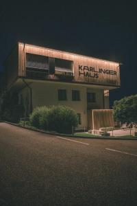 Karlingerhaus Hotel Hostel Home