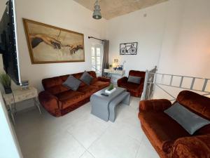 Sliema Cozy Townhouse with Rooftop View, Prime Spot