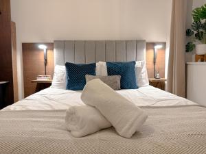 Spacious 2 Bedroom Modern Flat - City Centre