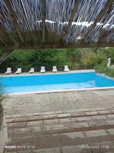 B&B / Chambres d'hotes Le clos des Romarins Chambre JONQUILLE : photos des chambres