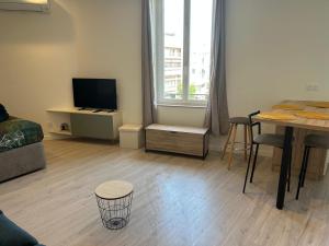 Appartements Studio independant climatise a Lyon 8 : photos des chambres